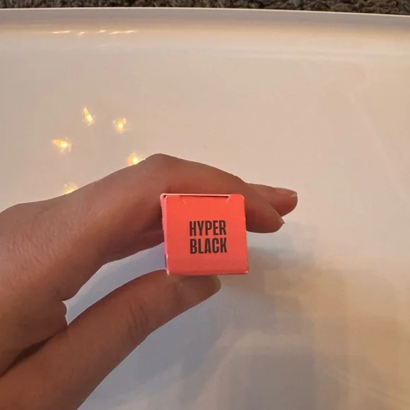 Hype Hyper Black Mascara in Pink Box - Picture 3 of 3